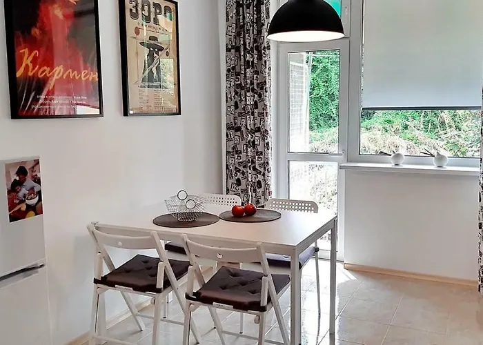 500 Steps To The Apartment *