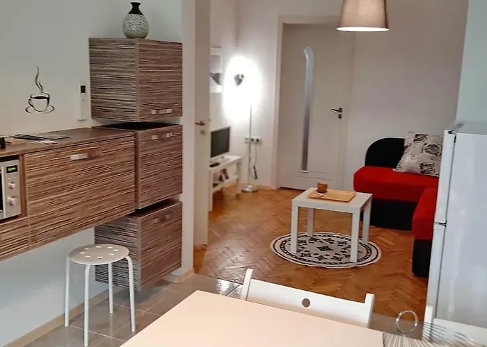 500 Steps To The Apartment